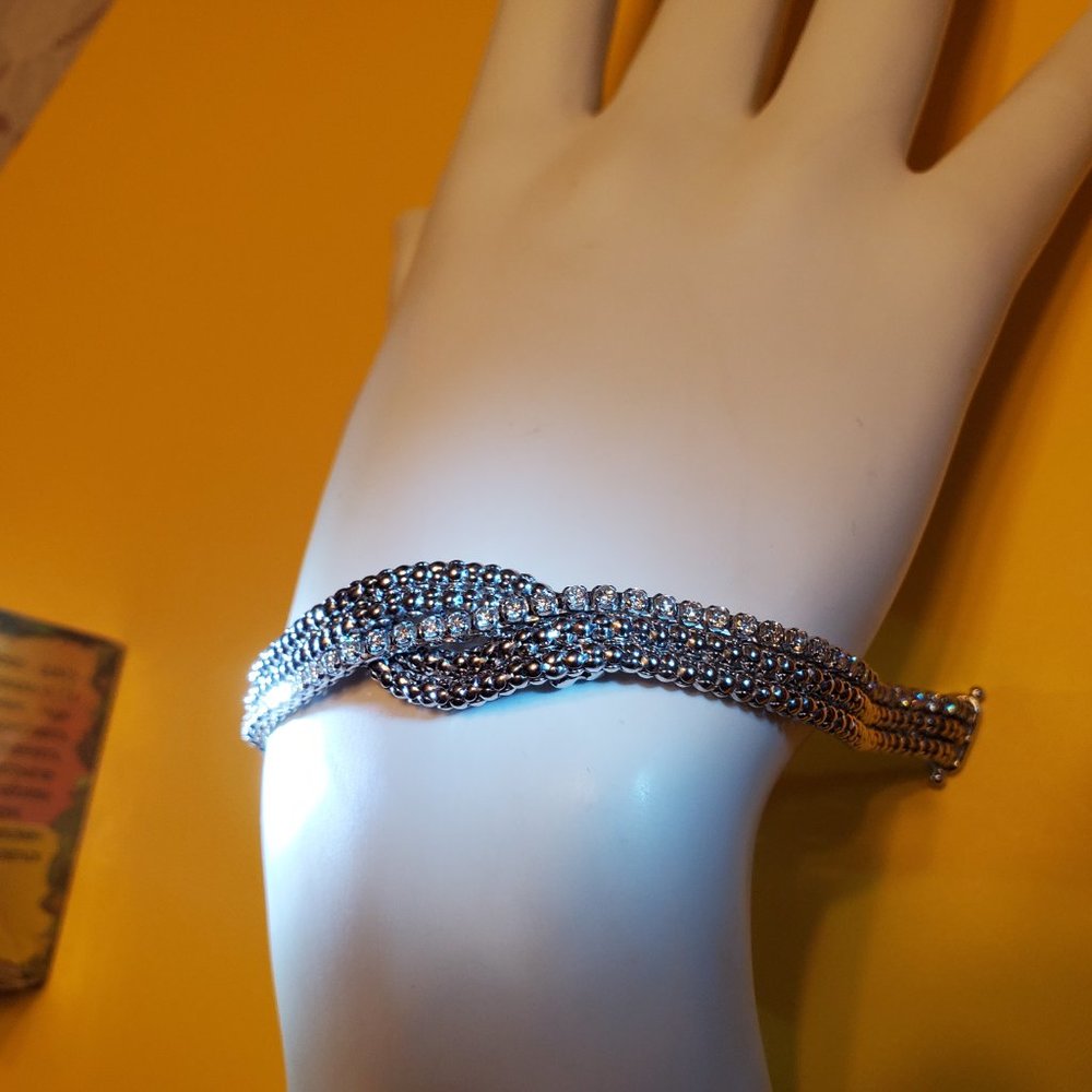BRAND  NEW  DIAMOND   BRACELET  14K  WHITE  GOLD